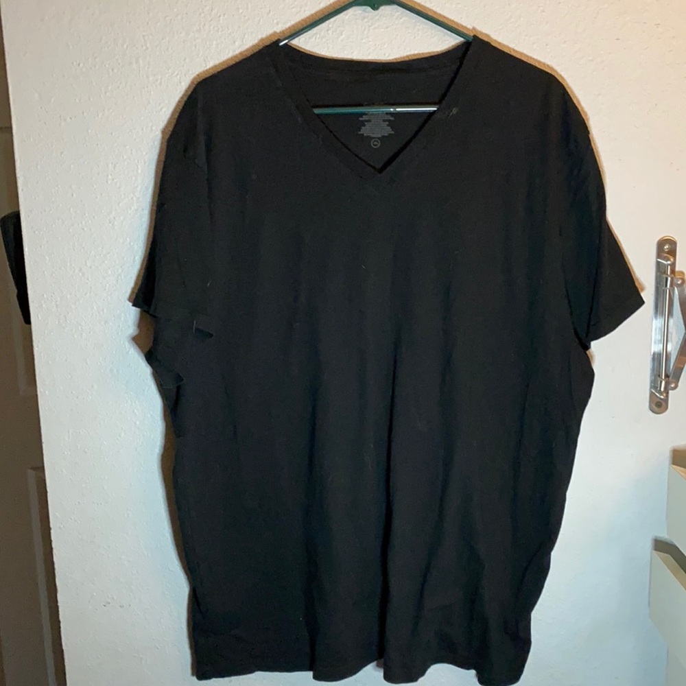 Black v neck xxl